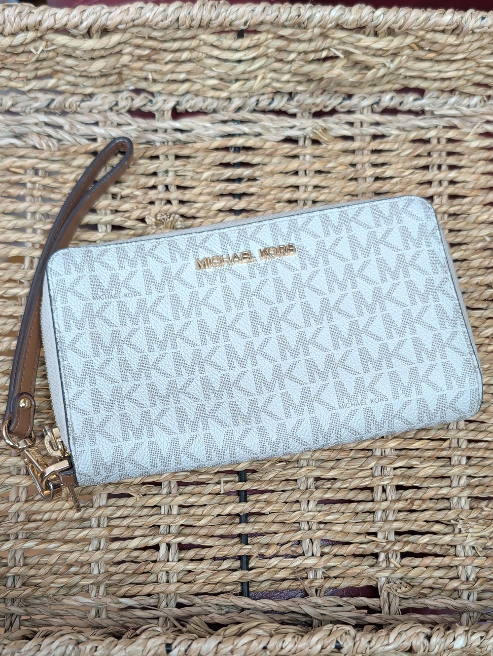 Michael Kors Wristlet Wallet